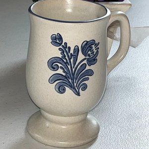Pfaltzgraff Yorktowne Pedestal Coffee Mug Footed Stoneware Blue & White Floral